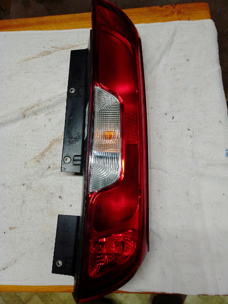 FEU AR D FIAT DOBLO 2016