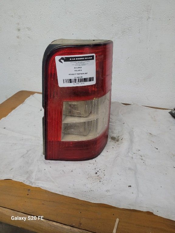 FEU AR D PEUGEOT PARTNER 2007