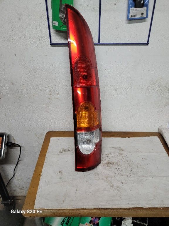 FEU AR D RENAULT KANGOO 2007