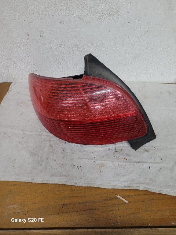 FEU AR G PEUGEOT 206 2000