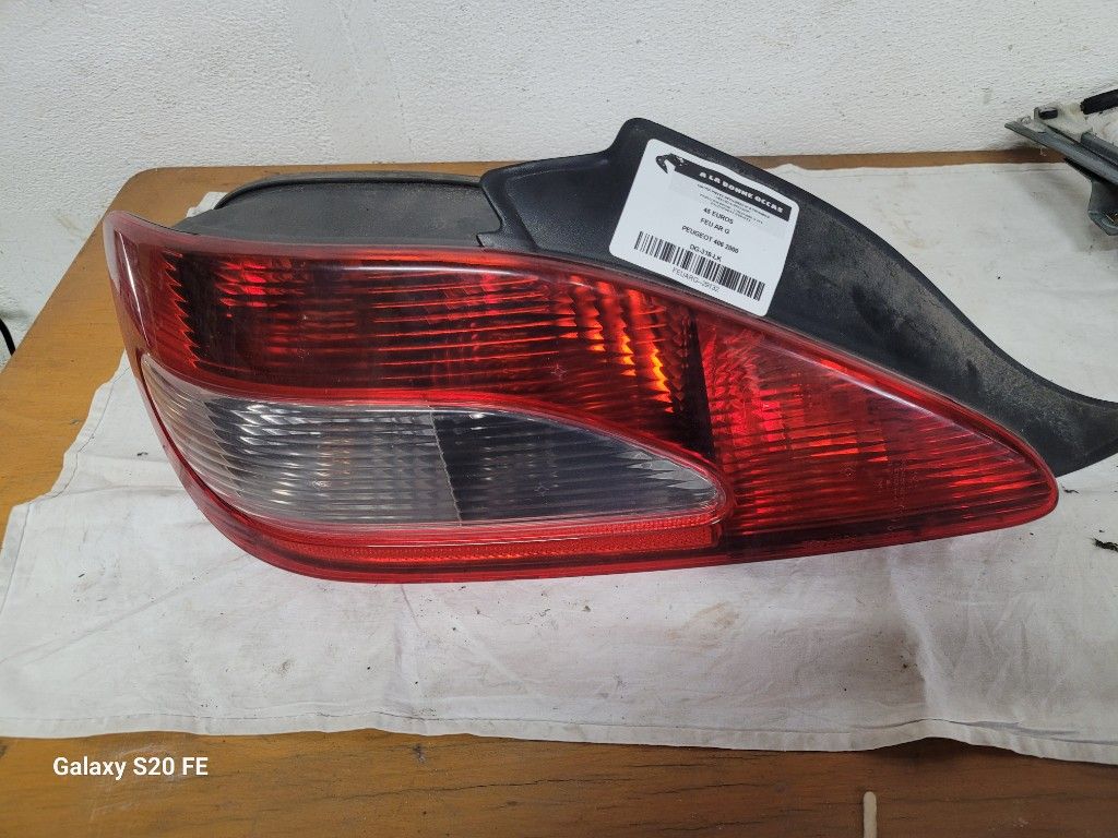 FEU AR G PEUGEOT 406 2000
