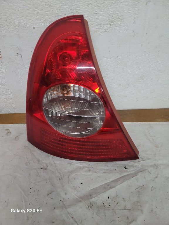 FEU AR G RENAULT CLIO 2005