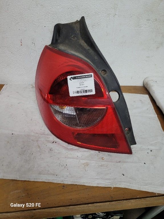 FEU AR G RENAULT CLIO III 2006