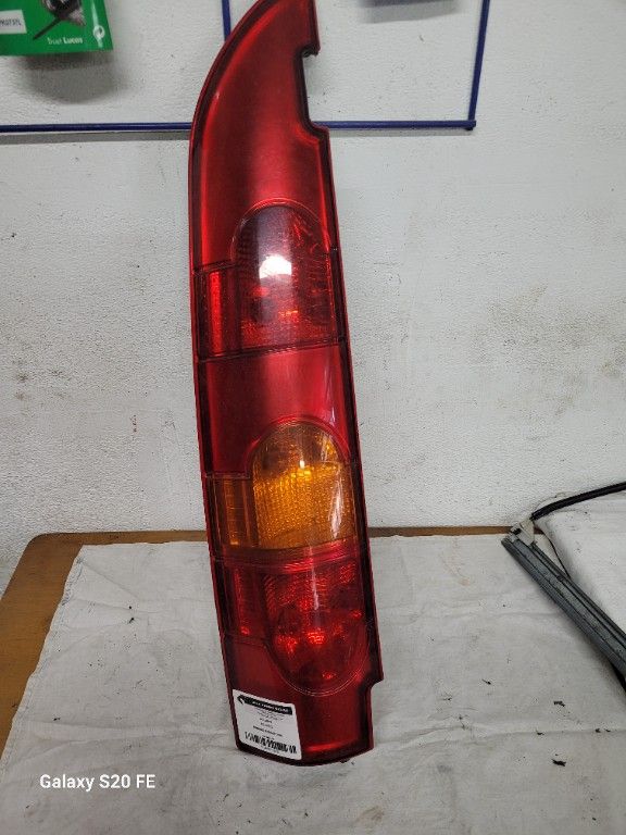 FEU AR G RENAULT KANGOO 2005