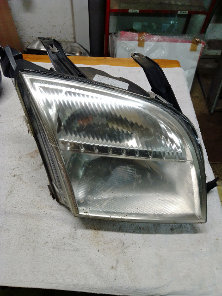 OPTIQUE AVD FORD FUSION 2003