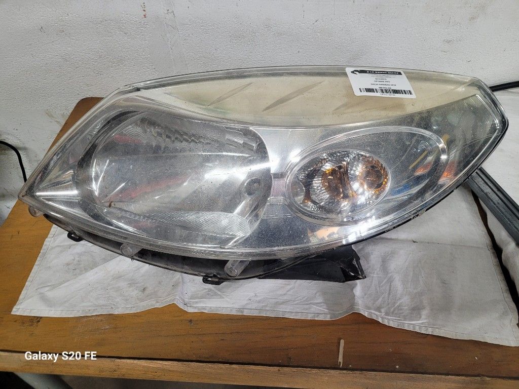 OPTIQUE AVG DACIA SANDERO 2010