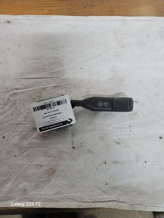 COMMODO ESSUI GLACE RENAULT CLIO 1995