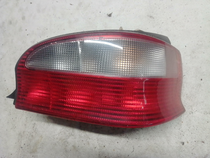 FEU AR D CITROEN SAXO 2001