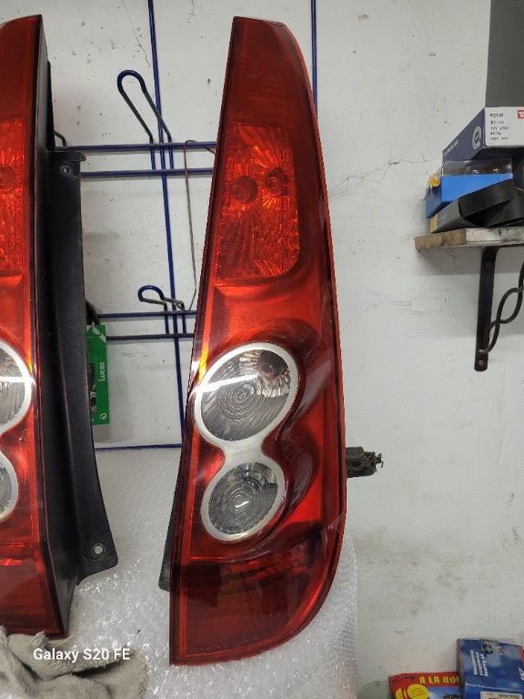 FEU AR D FORD FIESTA 2008