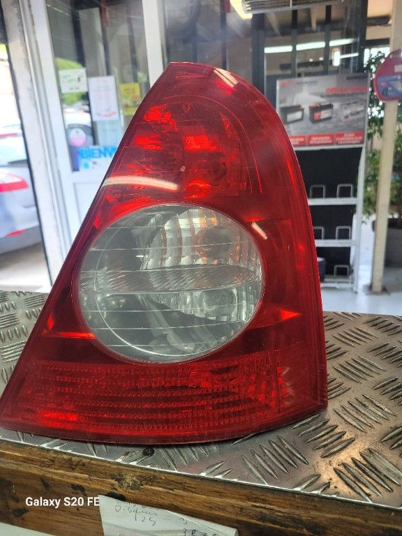 FEU AR D RENAULT CLIO 2002