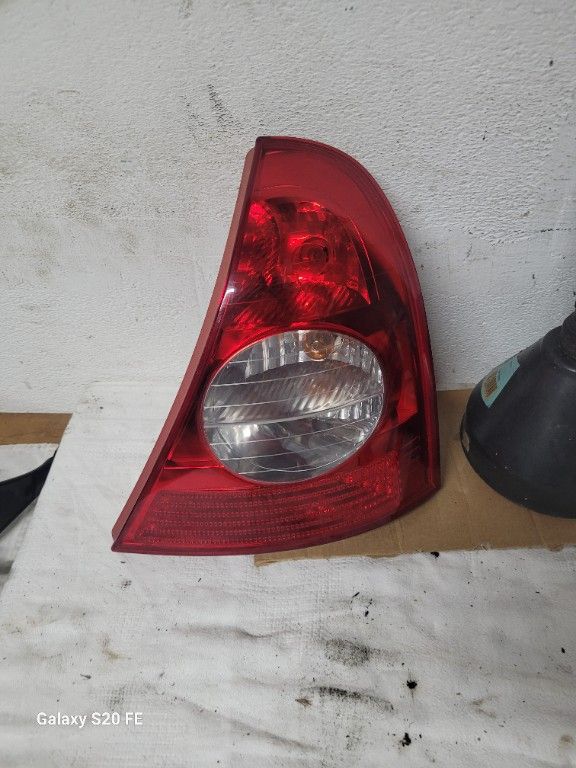 FEU AR D RENAULT CLIO 2003