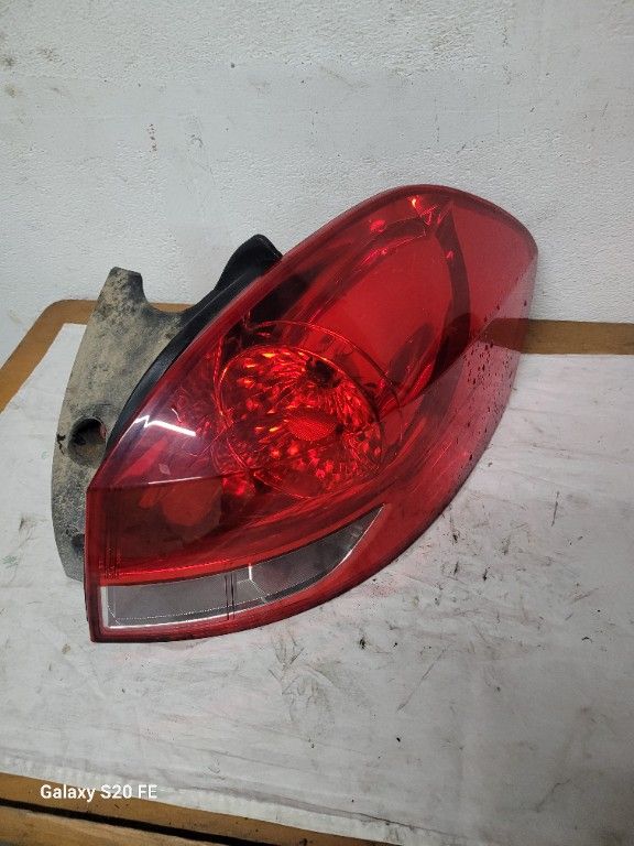 FEU AR D RENAULT CLIO III 2011
