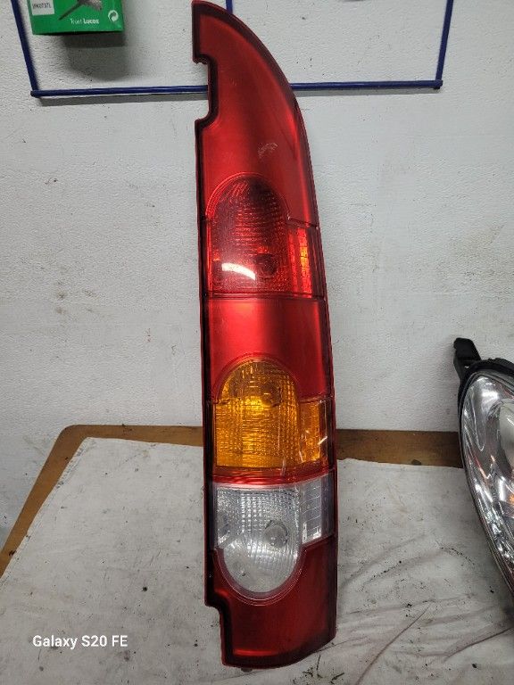 FEU AR D RENAULT KANGOO 2003