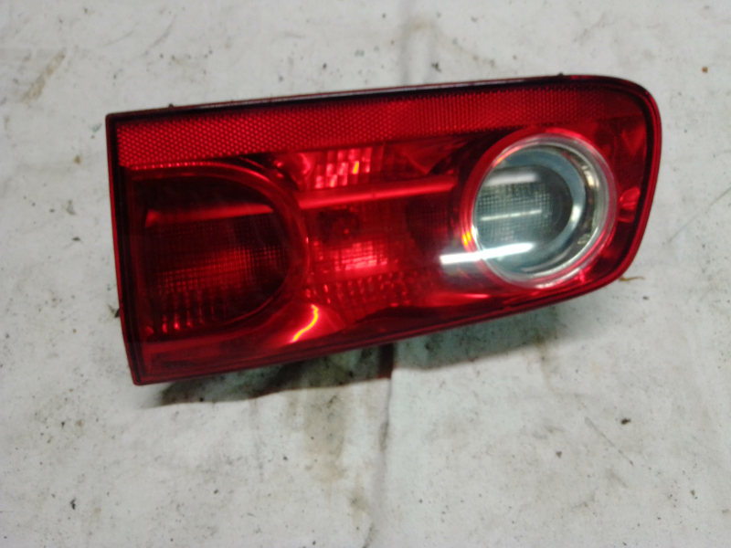 FEU AR D RENAULT LAGUNA 2005