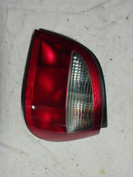 FEU AR D RENAULT MEGANE 2001