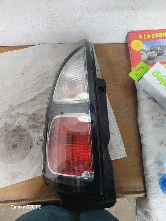 FEU AR G CITROEN C3II PICA 2009