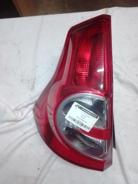 FEU AR G DACIA SANDERO 2011