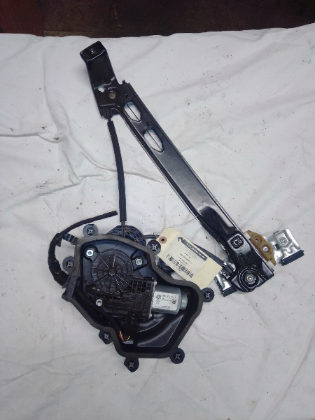 LEVE GLACE AR G SEAT IBIZA 2010