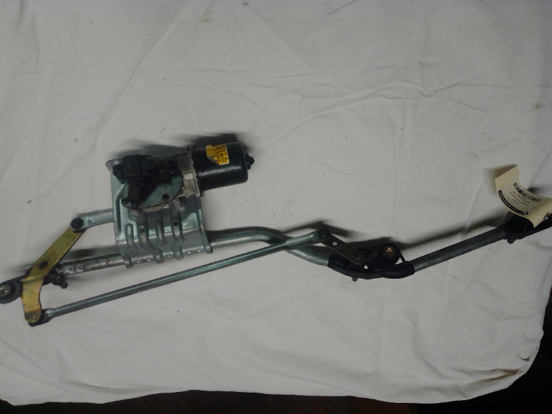 MOTEUR ESSUI GLACE AV RENAULT SCENIC 2003