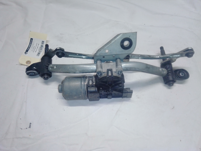 MOTEUR ESSUI GLACE AV RENAULT TWINGO 2009
