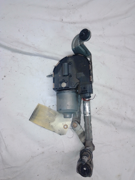 MOTEUR ESSUI GLACE AV VOLKSWAGEN GOLF 2008