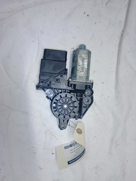 MOTEUR LEVE GLACE AR G VOLKSWAGEN GOLF 2005