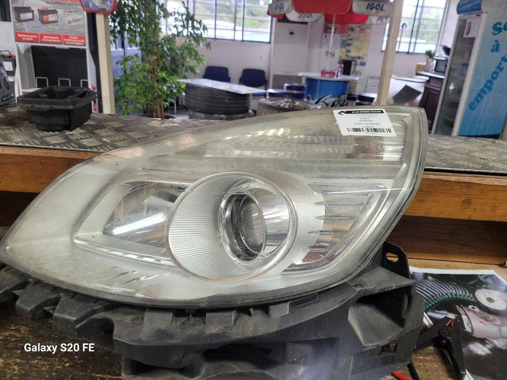OPTIQUE AVG RENAULT MEGANE 2008