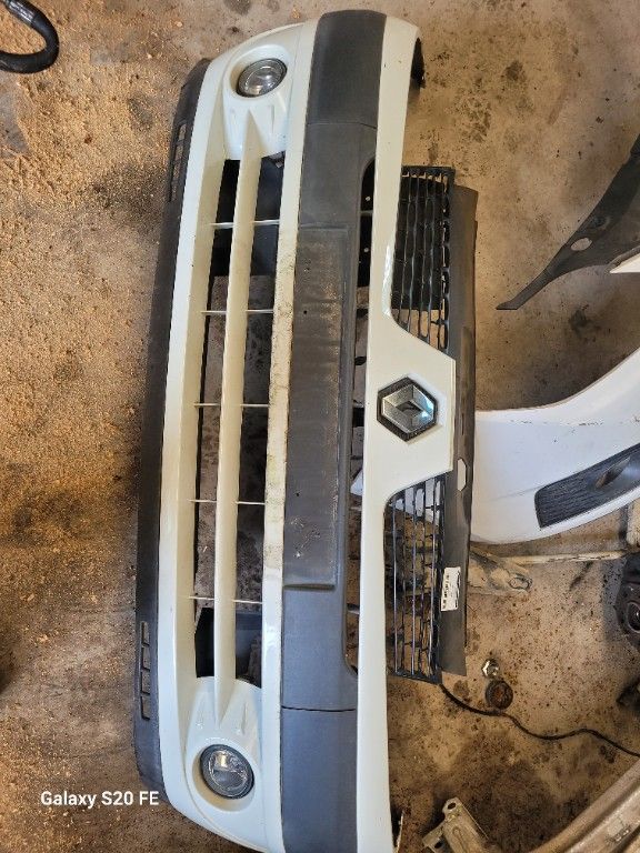 PARE CHOCS AV RENAULT CLIO 2002