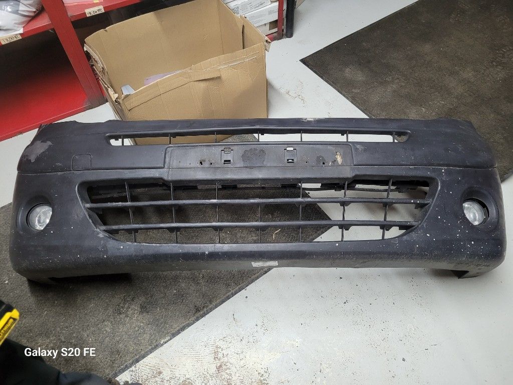 PARE CHOCS AV RENAULT KANGOO 2011