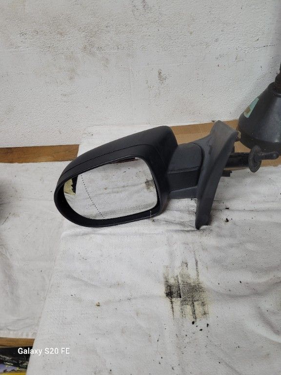 RETROVISEUR EXT G RENAULT CLIO III 2011